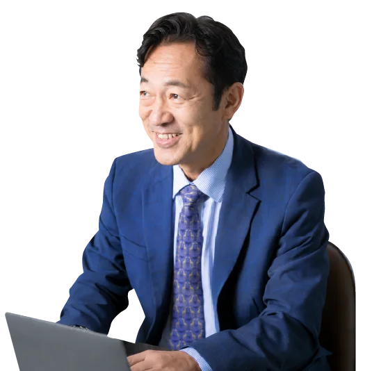笑顔のビジネスパーソンが業務効率化を表現するメインビジュアル
